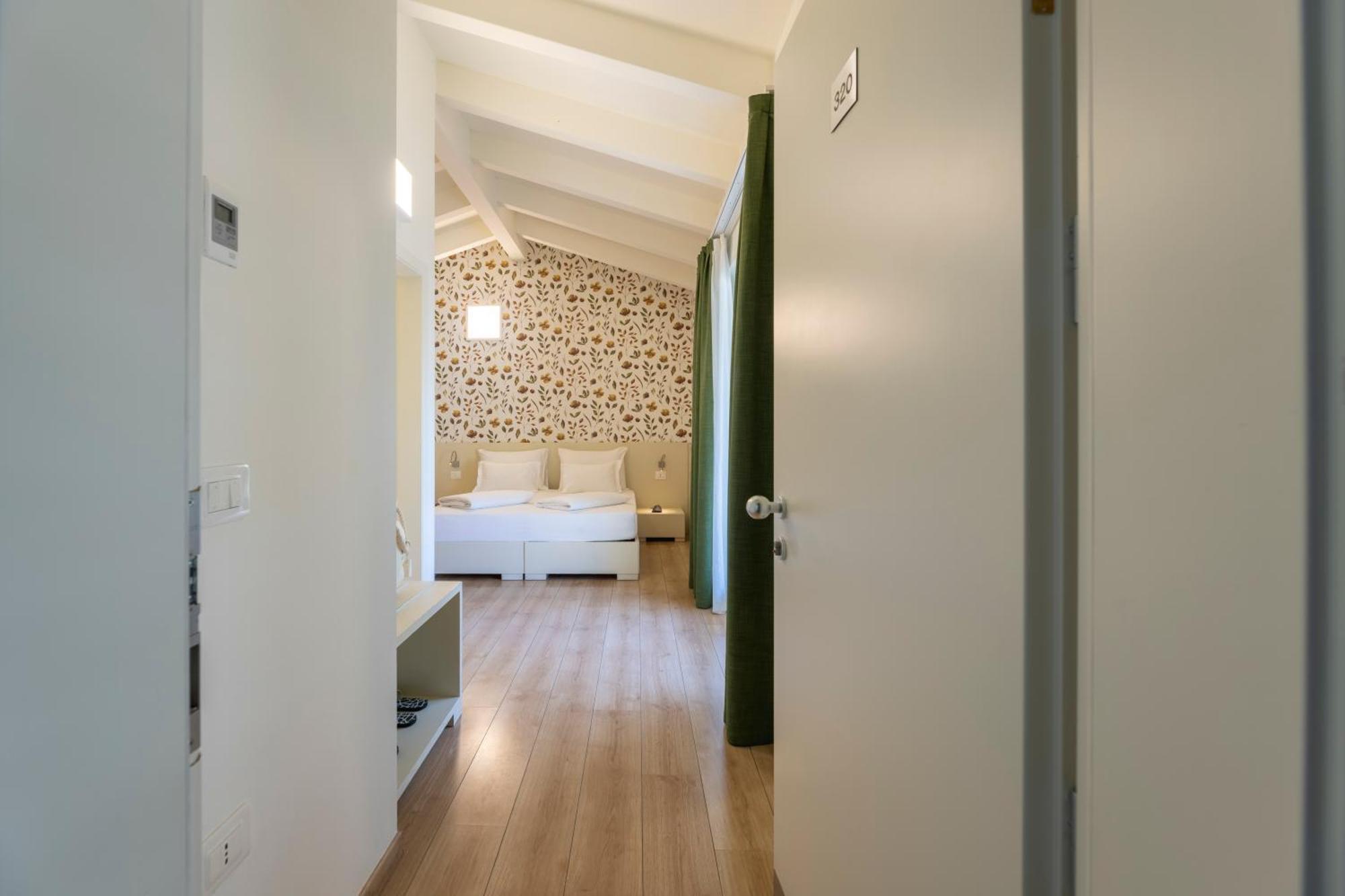 Hi Hotels Torbole - Pool & Spa Торболе Экстерьер фото